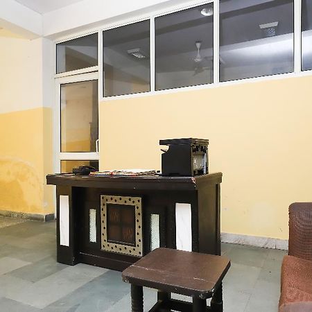 Oyo 28126 Charanpahari Hotel New Delhi Exterior photo